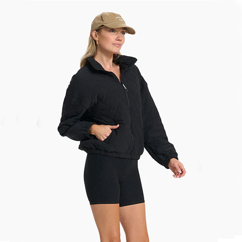 vuori halo insulated jacket in black heather